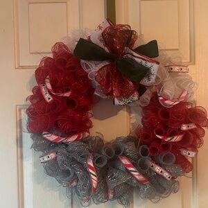 Holiday wreath